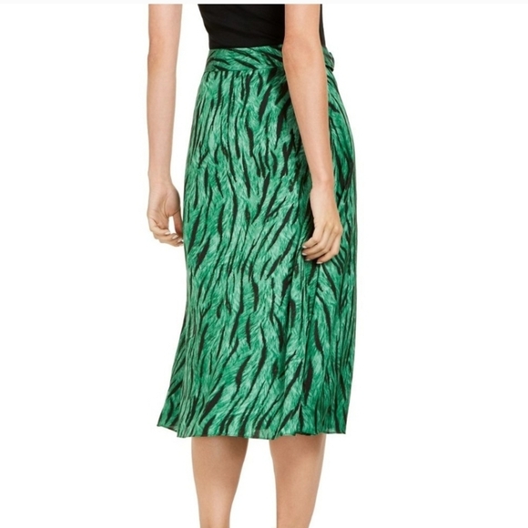 International Concept Animal Print Skirt. Size 10 - Picture 2 of 5